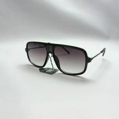 Marca: Adler Referencia: AD1126-49Colección: Hombre Materiales: Marco acrilico Color: Verde y negro Cristal: Acrilico Incluye estuche y paño especial de limpieza. Materiales livianos y duraderos Lentes con protección uv 400, La protección en gafas de sol UV400 es un filtro que te protege completamente de los rayos UV, incluyendo los rayos UVA y los UVB. La protección tiene que ser de un 99 a un 100 % para que pueda designarse de esta manera.