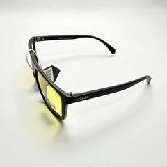 Marca: Adler Referencia: ADP08-9 C3Colección: Unisex Materiales: Marco Resina Color: Lente Amarillo Cristal: Acrílico Incluye estuche y paño especial de limpieza. Materiales livianos y duraderos Lentes con protección uv 400, La protección en gafas de sol UV400 es un filtro que te protege completamente de los rayos UV, incluyendo los rayos UVA y los UVB. La protección tiene que ser de un 99 a un 100 % para que pueda designarse de esta manera.