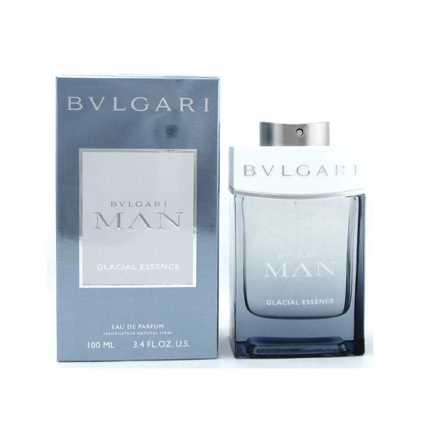 Enriquece la colección Bvlgari Man dedicada al poder de los elementos de la naturaleza. Después del fuego y la madera, Bvlgari Man explora el aire. Captura la magnitud desenfrenada de las montañas heladas y la masculinidad imparable de un hombre en constante búsqueda de la grandeza. Composición Bvlgari Man Glacial Essence de Bvlgari es una fragancia de la familia olfativa Aromática Fougère para Hombres. Las Notas de Salida son bayas de enebro, jengibre y geranio; las Notas de Corazón son abrótano, sándalo y