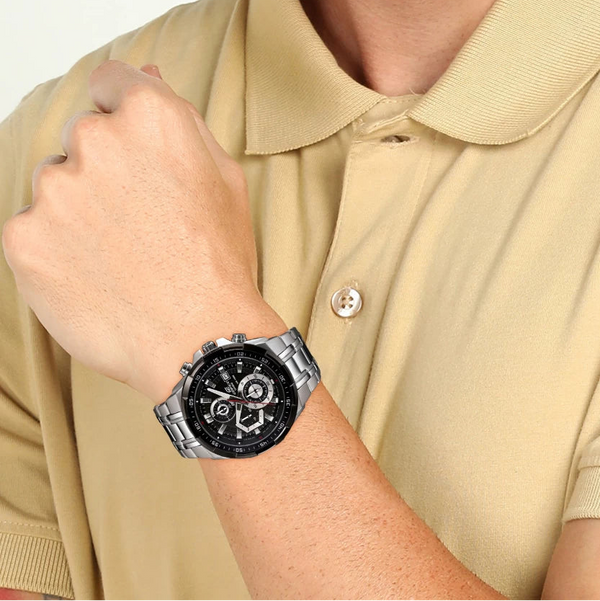 efr-539d-1avudf reloj edifice acero fondo negro y bisel negro tamaño grande tapa rosca puesto en modelo luciendo el reloj