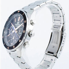 Referencia: EFV-590D-1AVUDFColección: Edifice Genero: Hombre Composición: Análogo, calendario, cronógrafo, cronometro. Materiales: acero inoxidable Color: plateado Impermeabilidad: 10 ATM Movimiento: Cuarzo Cristal: Mineral Producto con garantía de 1 año en funcionamiento .Recomendaciones Reloj con resistencia al agua para 100 metros de presión atmosférica, es sumergible. No manipular los botones cuando esta en contacto con el agua