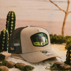 gorra adler premium toro ADC07-3 Un accesorio no es solo un complemento, es una declaración de estilo. Adler la corona de la elegancia gorras que hablan por si solas Frase para el tipo de lente Características destacadas:✔ Materiales de Alta calidad – Las Gorras Premium Adler están hechas en algodón 80% poliéster 20%, estos materiales proporciona una textura suave, duradera y cómoda.✔ Diseño y confección detallada – Las gorras premium Adler tienen diseño y confección detallada , con atención a los detalles 