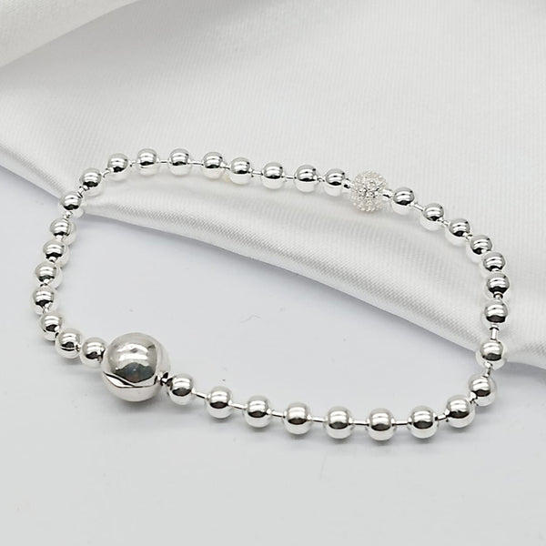 Pulsera de plata 925 para mujer con diseño elegante

Pulsera femenina en plata Accesorio Joyería femenina