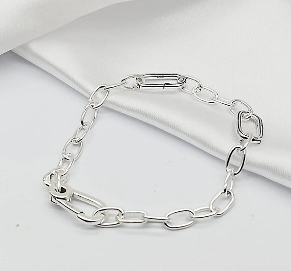Pulsera de plata 925 para mujer con diseño elegante

Pulsera femenina en plata Accesorio Joyería femenina