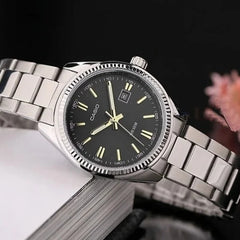 Reloj casio dama fondo negro con indicadores en oro rosa y calendario , pulso en acero