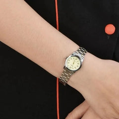 Reloj casio Dama  bicolor en pulso acero 