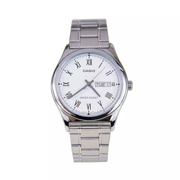 reloj casio pulso acero inoxidale para hombre fondo blanco con calendario mes y dia de la semana 