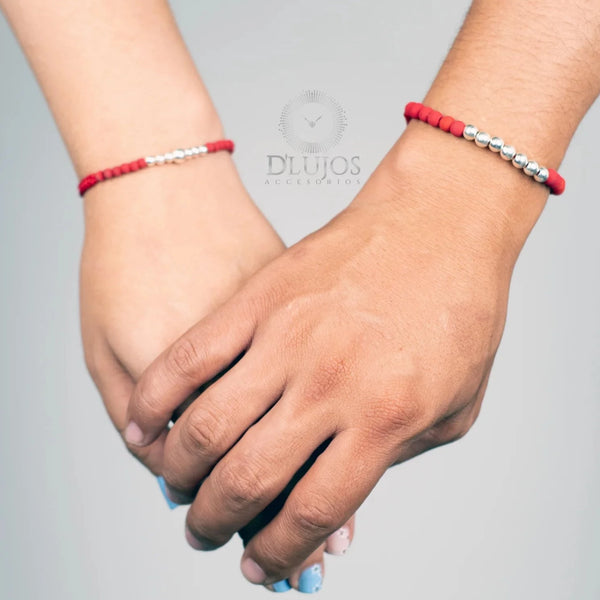 Pulsera pareja plata bola 7mm y 4mm hilo rojo 