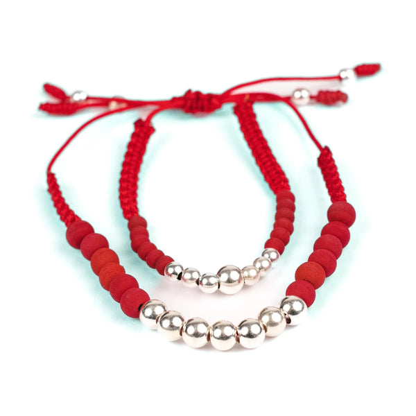 Pulsera pareja plata bola 7mm y 4mm hilo rojo