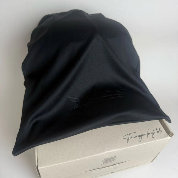 Un accesorio no es solo un complemento, es una declaración de estilo. Adler la corona de la elegancia gorras que hablan por si solas Frase para el tipo de lente Características destacadas:✔ Materiales de Alta calidad – Las Gorras Premium Adler están hechas en algodón 80% poliéster 20%, estos materiales proporciona una textura suave, duradera y cómoda.✔ Diseño y confección detallada – Las gorras premium Adler tienen diseño y confección detallada , con atención a los detalles como la costura, los bordes y las