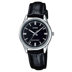 Referencia: ltp-v005l-1audf Colección: Mujer Composición: Análogo Materiales: caja alloy, pulso cuero Color: caja plateado, Pulso Negro Impermeabilidad: 3ATMMovimiento: cuarzo Mica: Cristal mineral Producto con garantía de 1 año en funcionamiento Te obsequiamos 1 año de cortesía en batería en nuestra tienda física. Recomendaciones Reloj con resistencia al agua para lavado de manos, no sumergible. No manipular los botones cuando esta en contacto con el agua