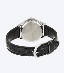 Referencia: ltp-v005l-1audf Colección: Mujer Composición: Análogo Materiales: caja alloy, pulso cuero Color: caja plateado, Pulso Negro Impermeabilidad: 3ATMMovimiento: cuarzo Mica: Cristal mineral Producto con garantía de 1 año en funcionamiento Te obsequiamos 1 año de cortesía en batería en nuestra tienda física. Recomendaciones Reloj con resistencia al agua para lavado de manos, no sumergible. No manipular los botones cuando esta en contacto con el agua