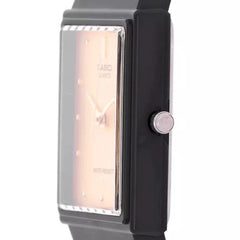 reloj casio unisex en resina negro fondo dorado resistente al agua 