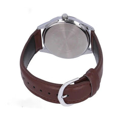 Referencia: mtp-v005l-7b4udf Colección: Hombre Composición: Análogo , calendario Materiales: Pulso cuero Color: negro Impermeabilidad: 5ATMMovimiento: cuarzo Cristal: Mineral Producto con garantía de 1 año en funcionamiento. Recomendaciones Reloj con resistencia al agua para lavado de manos, no sumergible. No manipular los botones cuando esta en contacto con el agua